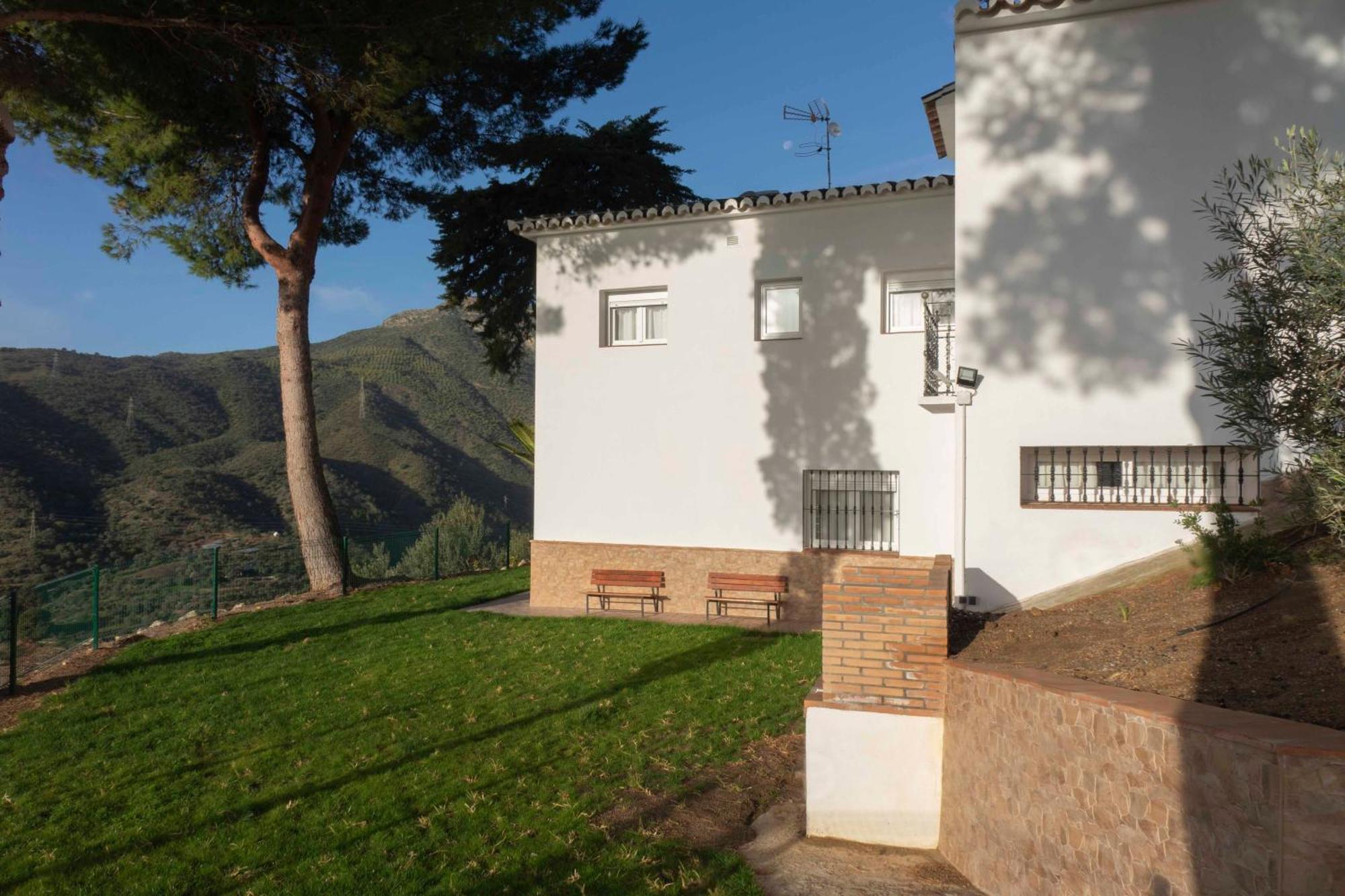 Lagar Del Chorro Junto Caminito Del Rey Piscina Y Baloncesto Apartment Екстериор снимка